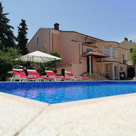 PUY Giovanna Boutique Rooms & Pool מראה חיצוני תמונה