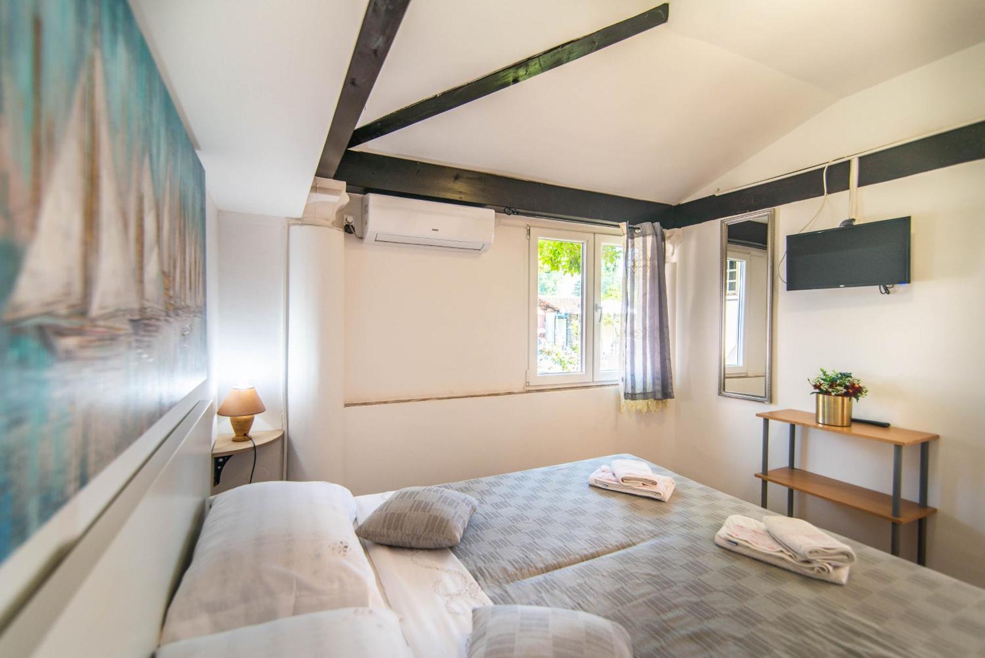 PUY Giovanna Boutique Rooms & Pool מראה חיצוני תמונה