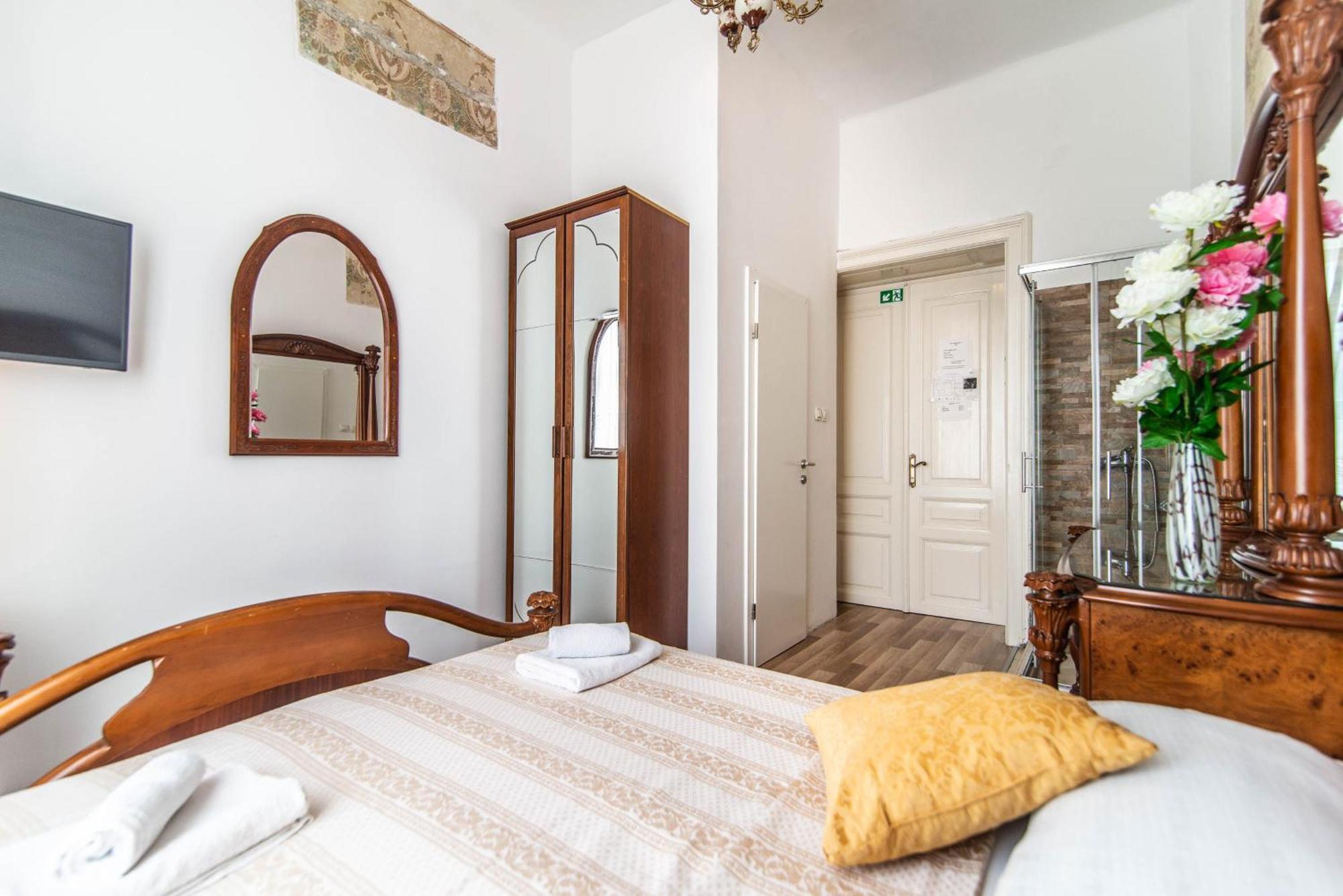PUY Giovanna Boutique Rooms & Pool מראה חיצוני תמונה