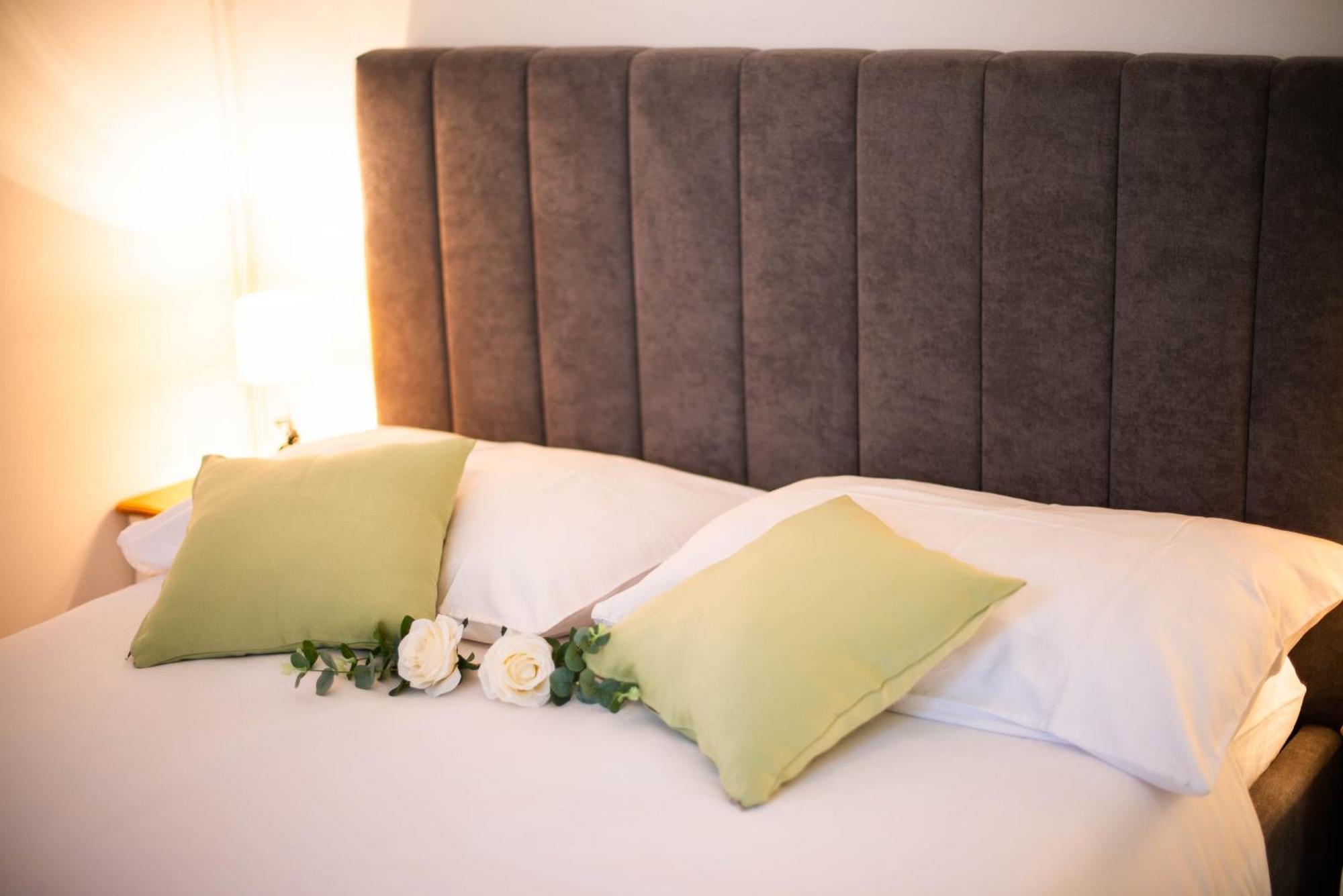 PUY Giovanna Boutique Rooms & Pool מראה חיצוני תמונה
