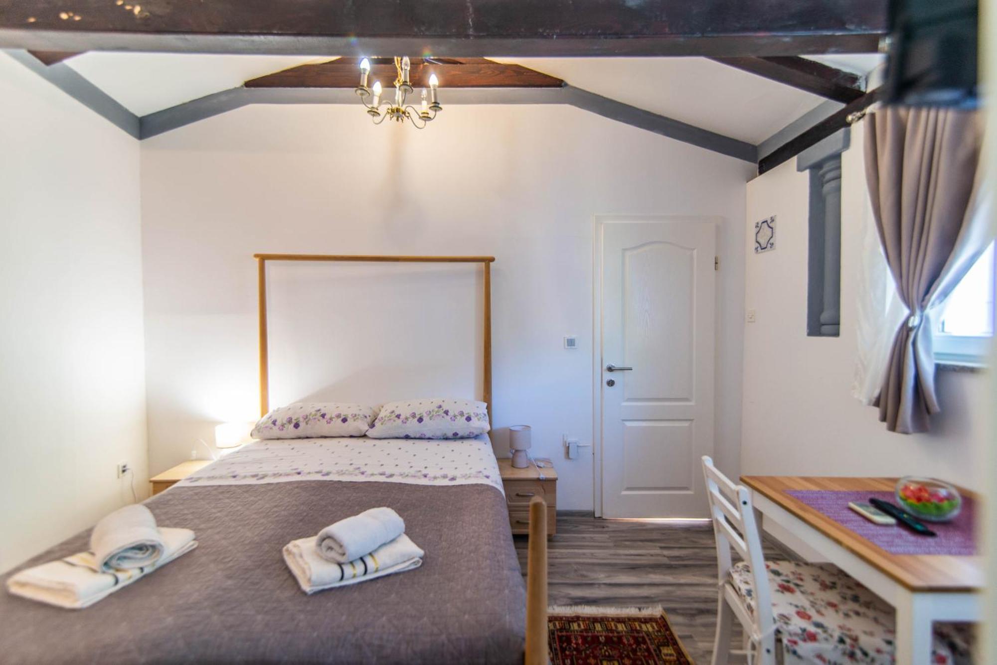 PUY Giovanna Boutique Rooms & Pool מראה חיצוני תמונה