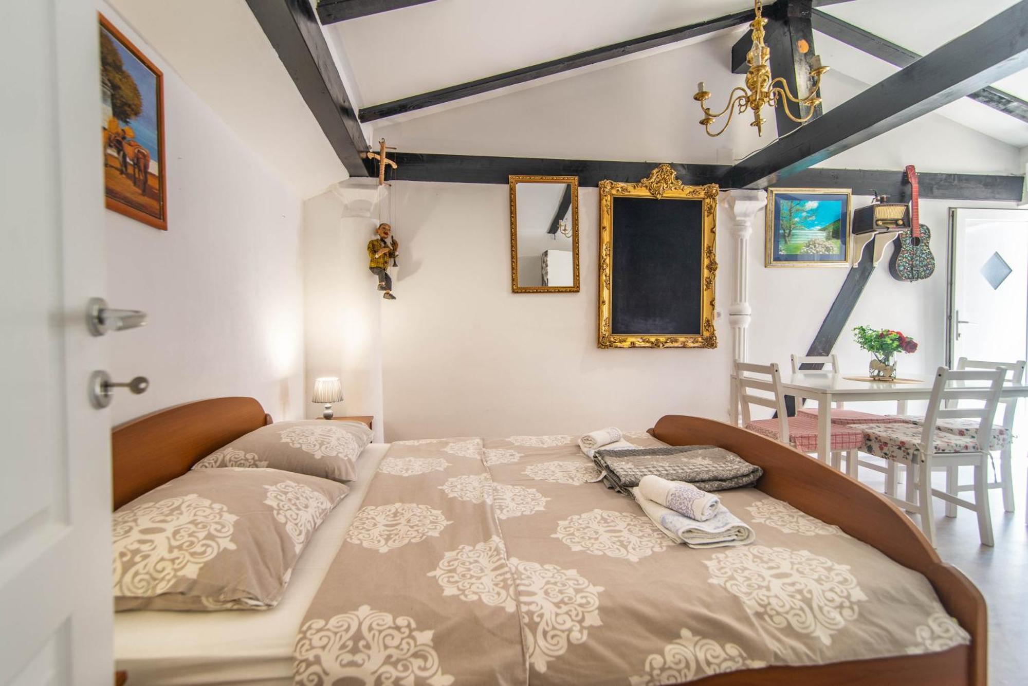PUY Giovanna Boutique Rooms & Pool מראה חיצוני תמונה