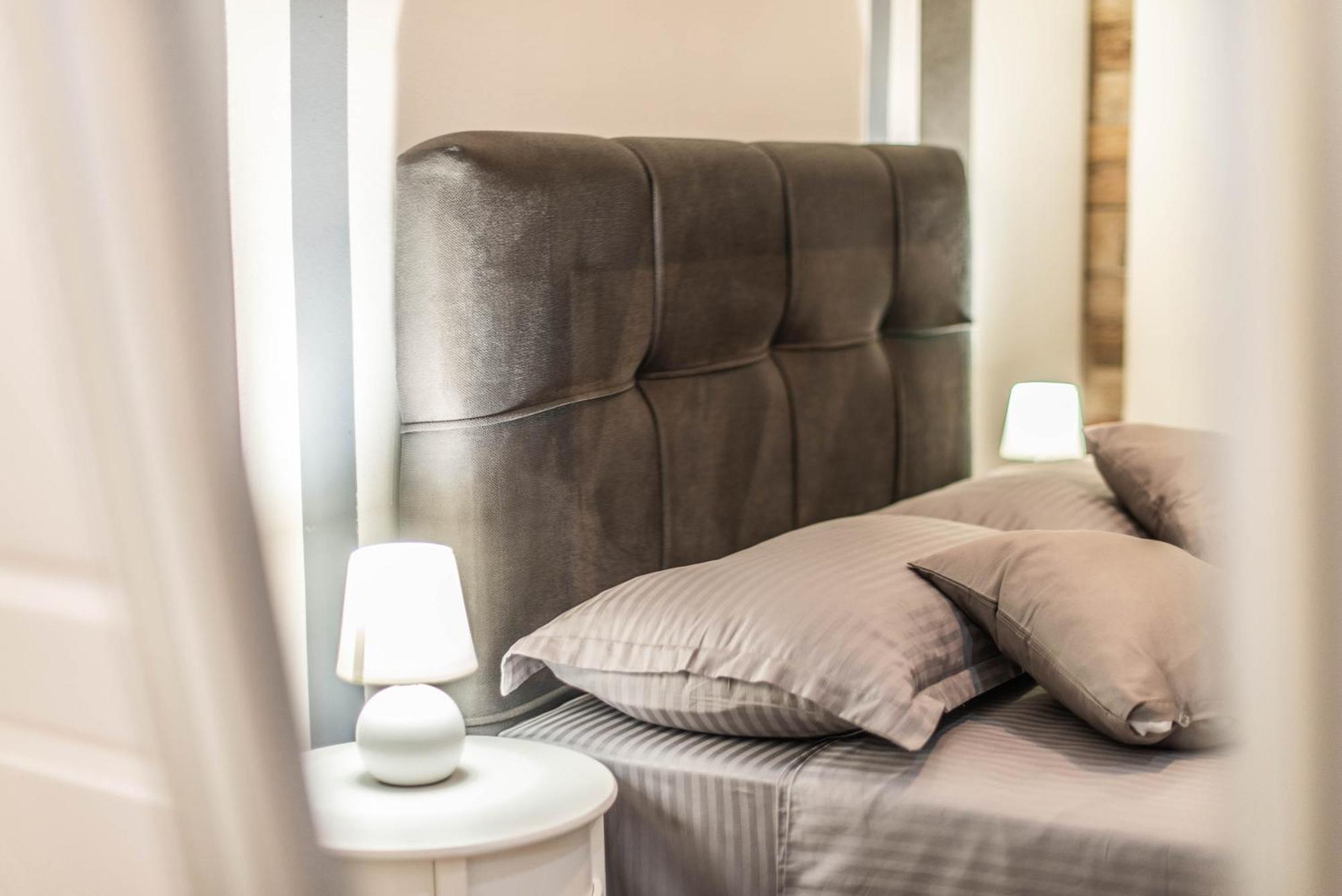 PUY Giovanna Boutique Rooms & Pool מראה חיצוני תמונה