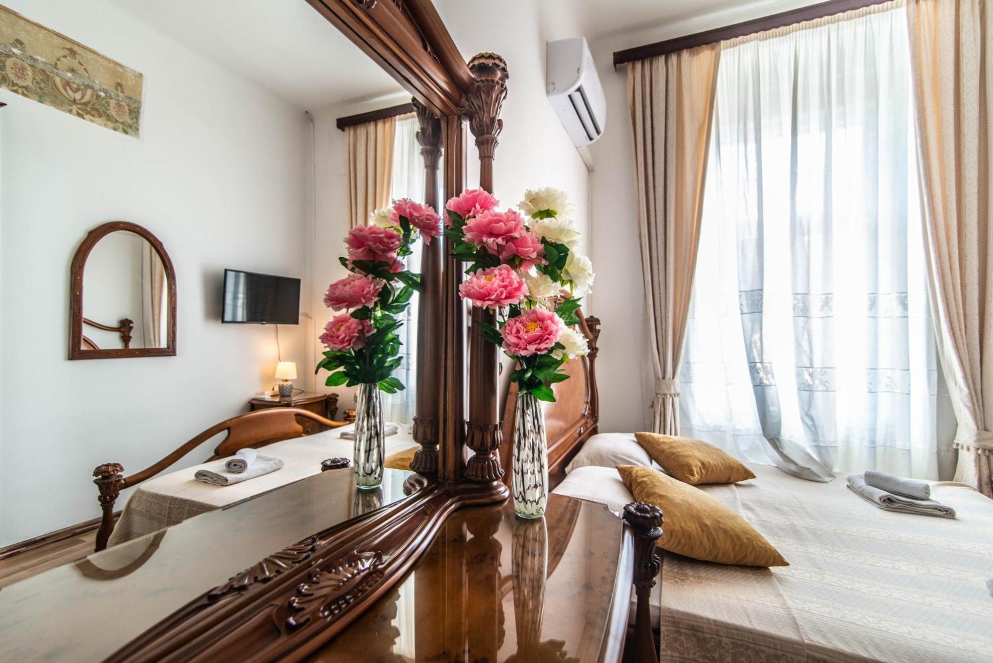 PUY Giovanna Boutique Rooms & Pool מראה חיצוני תמונה