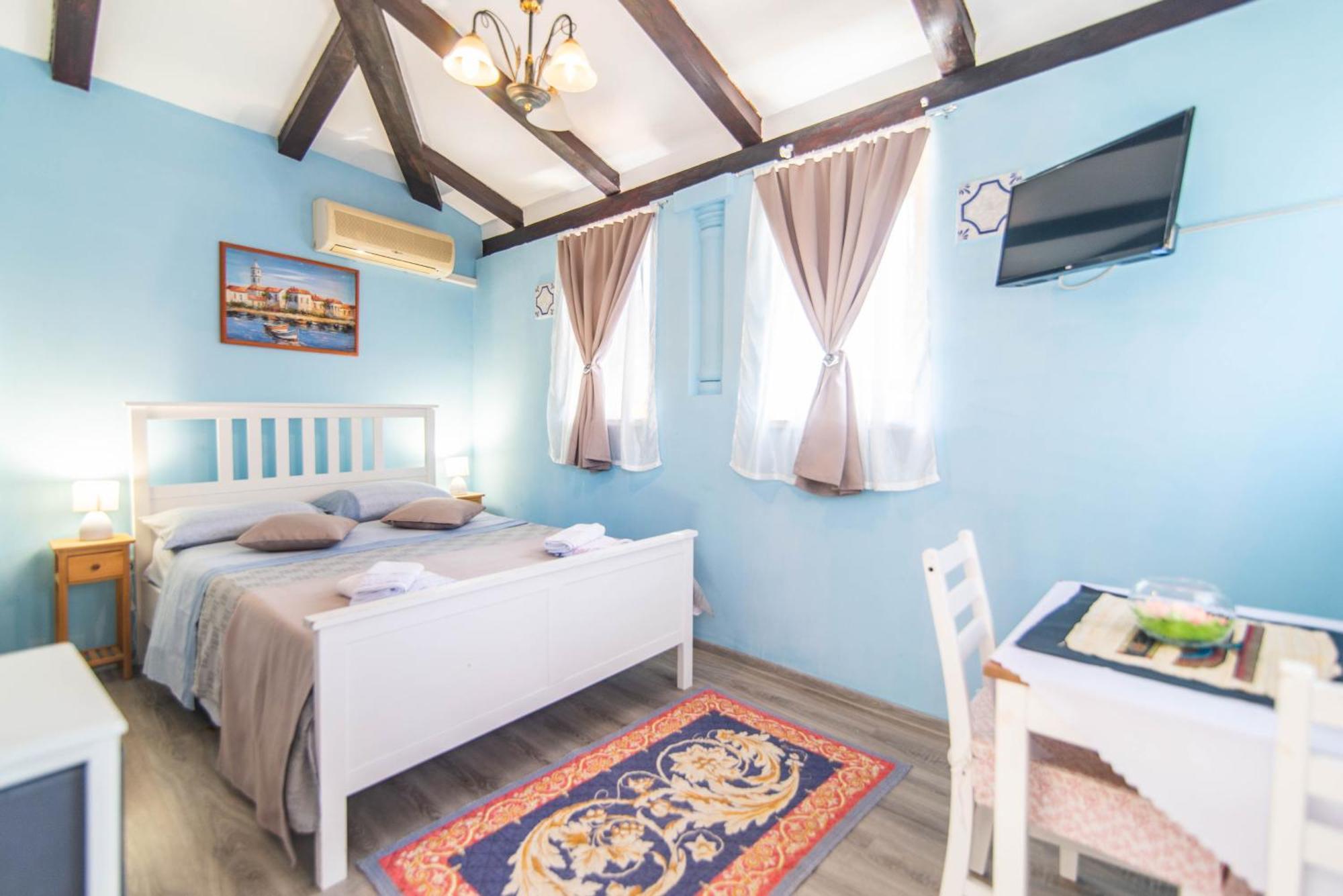 PUY Giovanna Boutique Rooms & Pool מראה חיצוני תמונה