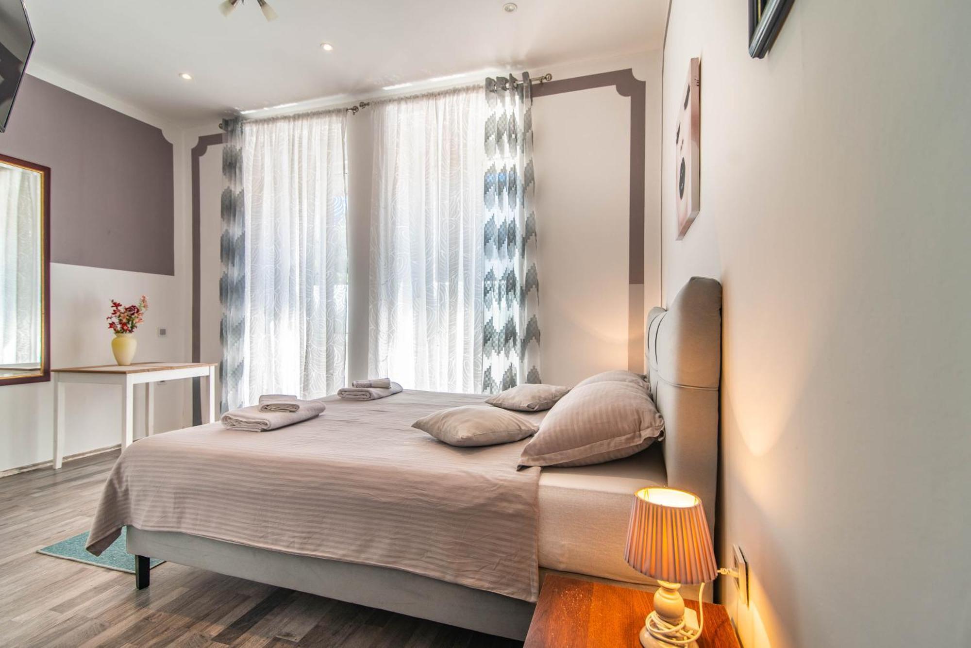 PUY Giovanna Boutique Rooms & Pool מראה חיצוני תמונה
